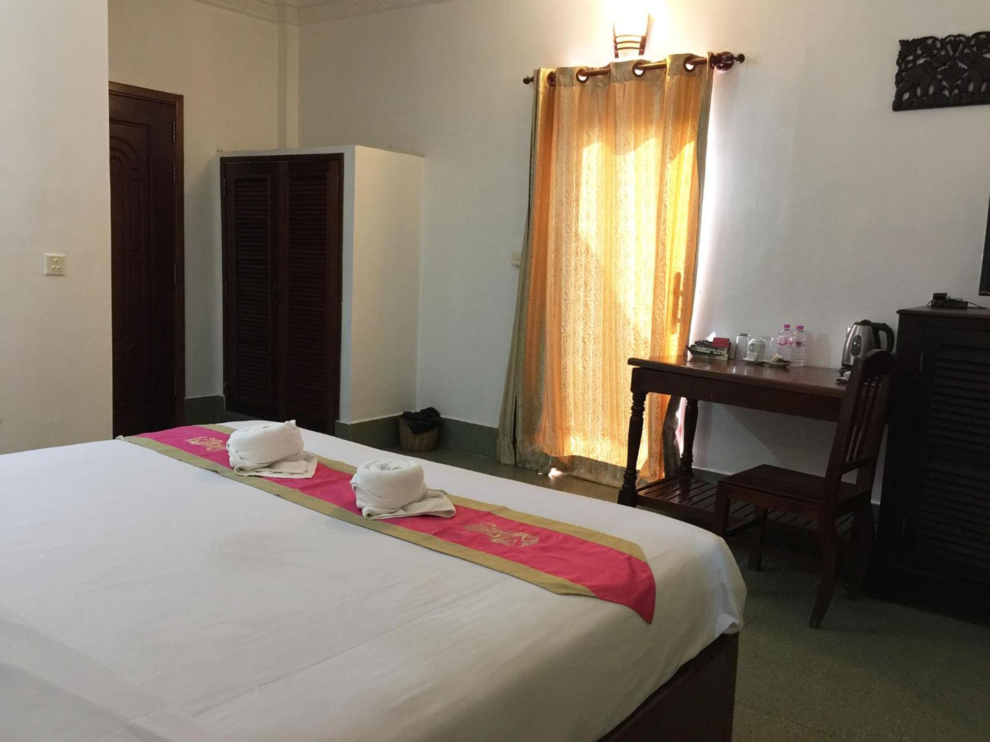 Central Night Hotel Siem Reap Rom bilde