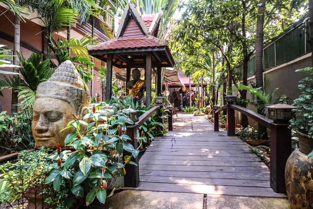 Central Night Hotel Siem Reap Eksteriør bilde
